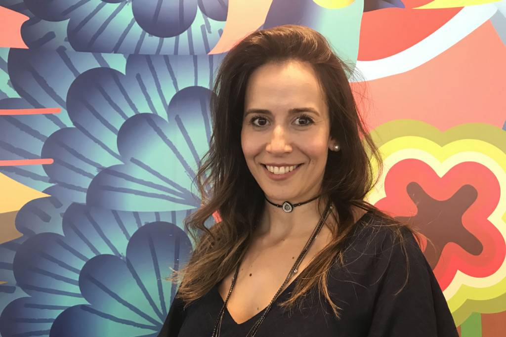 Thais Cabral