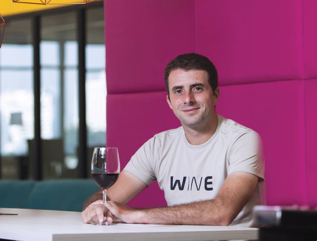 Como a Wine planeja convencer consumidores a beberem vinho no bar