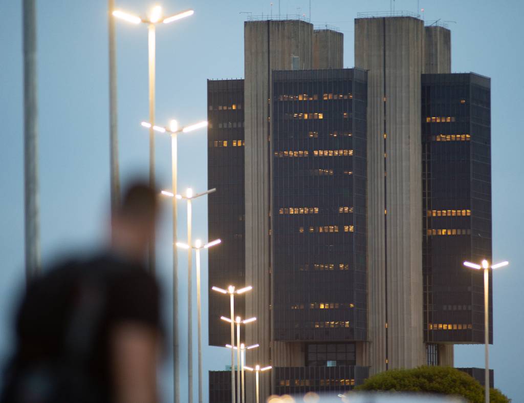 Mercado financeiro reduz para 4,72% previsão de inflação em 2025