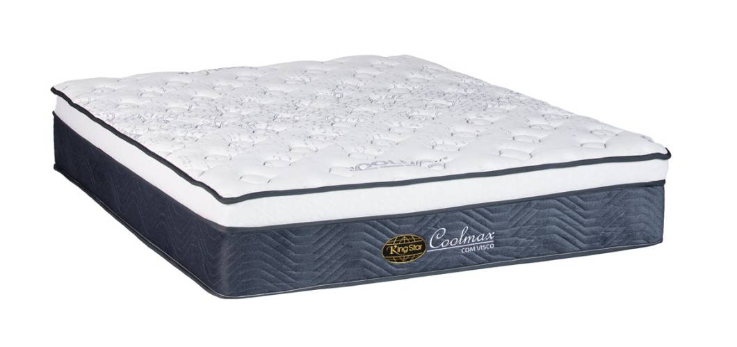 <strong>Coolmax King Star:</strong> conta com Coolmax, tecido de alta tecnologia muito utilizado por atletas graças à sua capacidade de absorver o suor. “Esse é um sistema único e patenteado que melhora a circulação de ar e reduz a transpiração, mesmo nas noites mais quentes, para um maior conforto térmico”, explica Darwich. Além disso, o modelo tem um molejo inovador e resistente no padrão da hotelaria, feito com fios de aço carbono. <strong>Coolmax King Star:</strong> conta com Coolmax, tecido de alta tecnologia muito utilizado por atletas graças à sua capacidade de absorver o suor. “Esse é um sistema único e patenteado que melhora a circulação de ar e reduz a transpiração, mesmo nas noites mais quentes, para um maior conforto térmico”, explica Darwich. Além disso, o modelo tem um molejo inovador e resistente no padrão da hotelaria, feito com fios de aço carbono.